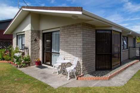 Photo of property in 4/13 Chilman Street, Strandon, New Plymouth, 4312