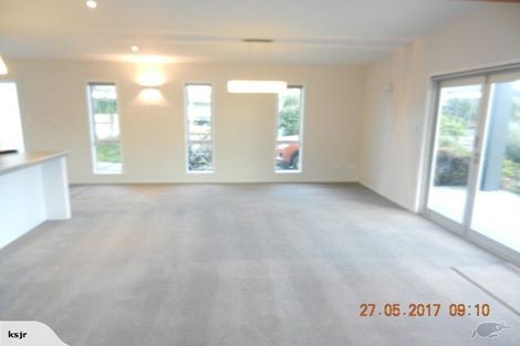 Photo of property in 10 Paradise Point Place, One Tree Point, 0118