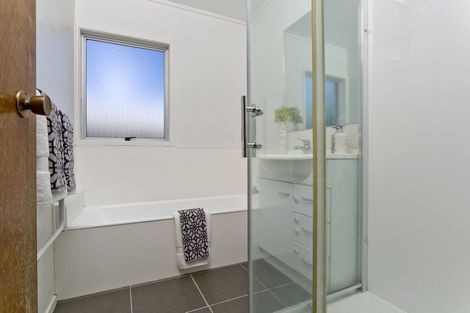 Photo of property in 1/83 John Downs Drive, Browns Bay, Auckland, 0630