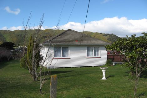 Photo of property in 144 Wellington Road, Wainuiomata, Lower Hutt, 5014