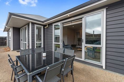 Photo of property in 14 Malbec Place, Huapai, Kumeu, 0810