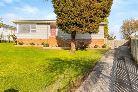 Photo of property in 17 Fairdale Place, Birkdale, Auckland, 0626