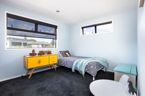 Photo of property in 8a Aderman Place, Hurworth, New Plymouth, 4310