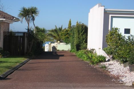 Photo of property in 19 Oakpark Place, West Harbour, Auckland, 0618