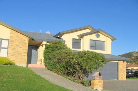 Photo of property in 1 Barque Crescent, Whitby, Porirua, 5024