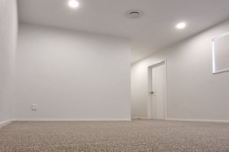 Photo of property in 19 Kaimai Avenue, Massey, Auckland, 0614