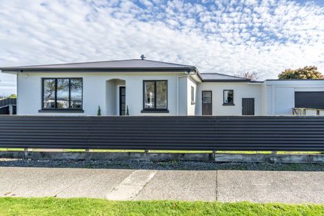 Photo of property in 2 Hillary Street, Winton, 9720