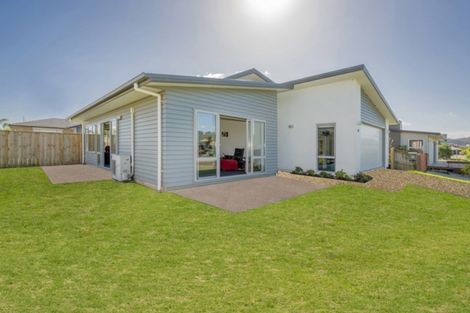 Photo of property in 10 Aquila Drive, Whitianga, 3510