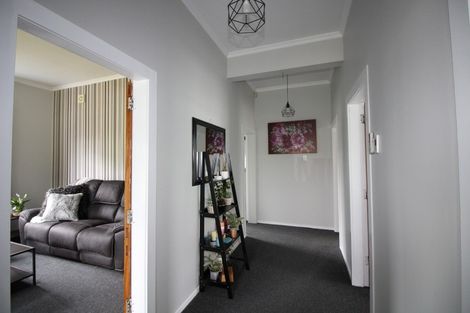 Photo of property in 13 Windsor Street, Dannevirke, 4930