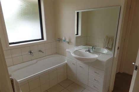 Photo of property in 492a Don Buck Road, Massey, Auckland, 0614