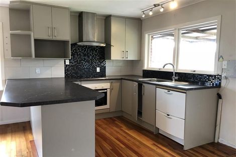 Photo of property in 57 Hutchinsons Road, Bucklands Beach, Auckland, 2014