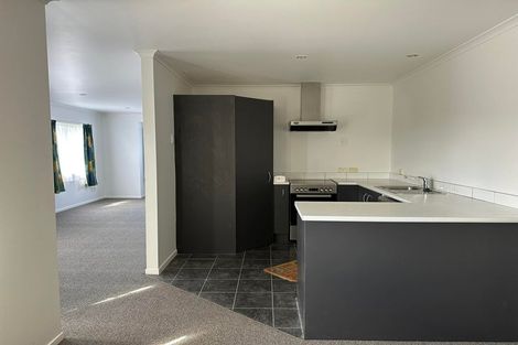 Photo of property in 35 King Charles Drive, Kingsley Heights, Upper Hutt, 5018