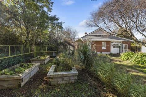 Photo of property in 20 Hargest Crescent, Saint Kilda, Dunedin, 9012