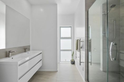 Photo of property in 14 Whitcombe Place, Darfield, 7571