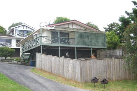 Photo of property in 1/21 Tree View Avenue, Glenfield, Auckland, 0629