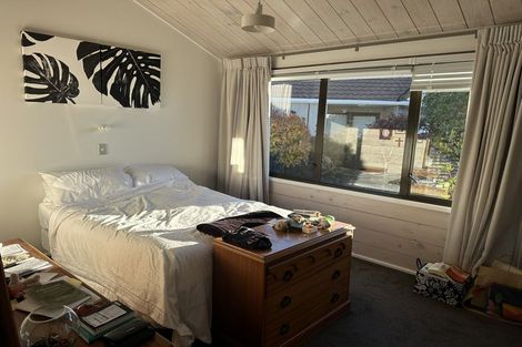 Photo of property in 6 Honnor Place, Hurdon, New Plymouth, 4310