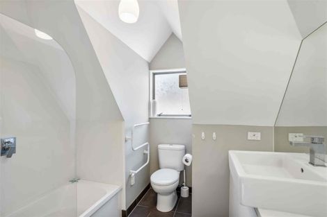 Photo of property in 2/6 Miraka Place, Birkenhead, Auckland, 0626