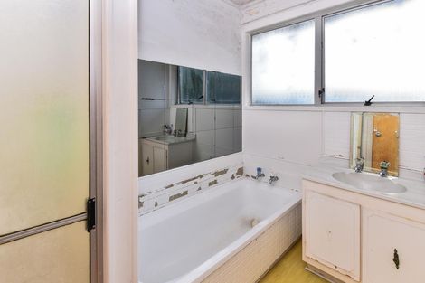 Photo of property in 24 Hyperion Drive, Randwick Park, Auckland, 2105