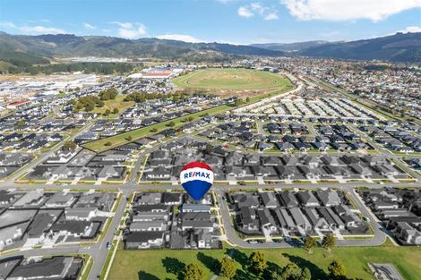 Photo of property in 2 Pattullo Crescent, Wallaceville, Upper Hutt, 5018