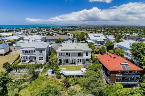 Photo of property in 21 May Avenue, Hospital Hill, Napier, 4110