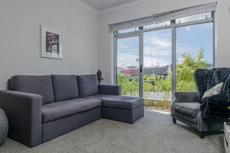 Photo of property in 20 Teal Way, Hobsonville, Auckland, 0616