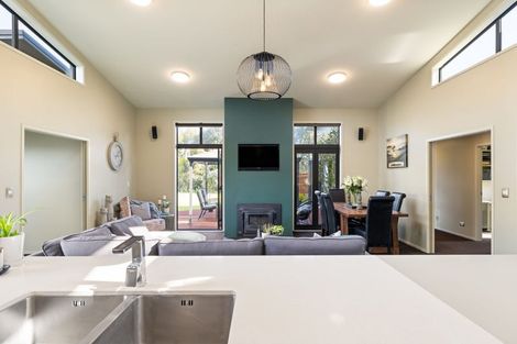 Photo of property in 5/454 Stoney Creek Road, Kelvin Grove, Palmerston North, 4470