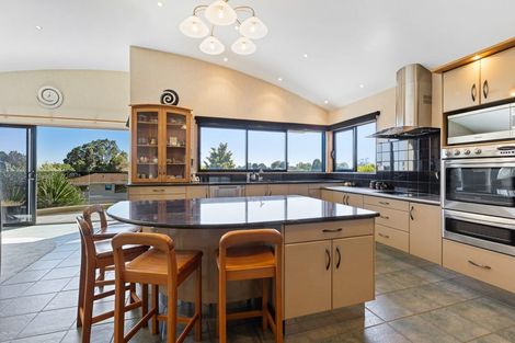 Photo of property in 3 Fairfax Terrace, Frankleigh Park, New Plymouth, 4310