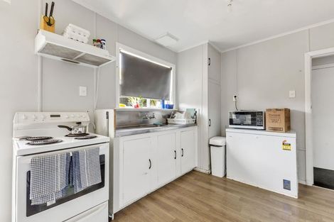 Photo of property in 20 Cook Street, Marfell, New Plymouth, 4310