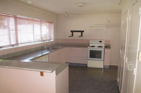 Photo of property in 17 Prospect Place, Western Heights, Hamilton, 3200