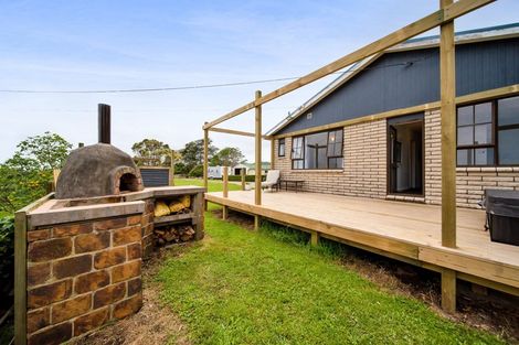 Photo of property in 136 Nopera Road, Waiiti, Urenui, 4377