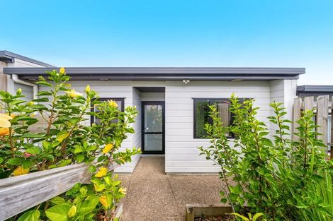 Photo of property in 9 Tarapuke Lane, Papakura, 2110