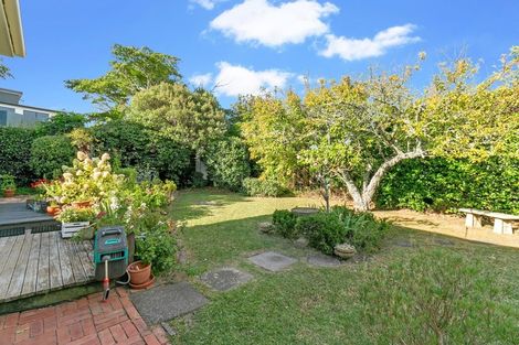 Photo of property in 63 Forrest Hill Road, Milford, Auckland, 0620