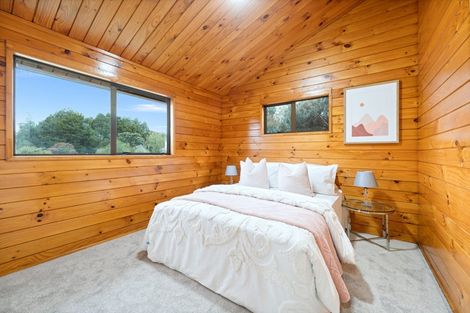 Photo of property in 8 Chardon Place, Henderson, Auckland, 0612