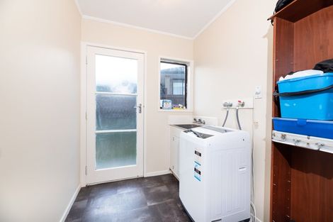 Photo of property in 60 West Harbour Drive, West Harbour, Auckland, 0618