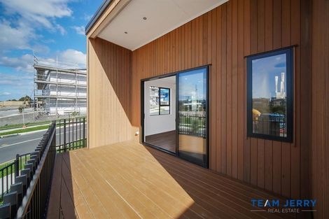 Photo of property in 20 Kuaha Road, Massey, Auckland, 0614