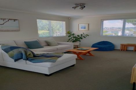 Photo of property in 10 Doone Place, Massey, Auckland, 0614