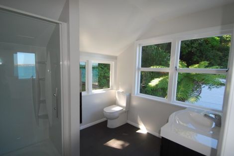 Photo of property in 2 Rangiora Avenue, Kaiwharawhara, Wellington, 6035