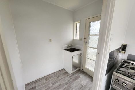 Photo of property in 2/28 Windy Ridge Road, Glenfield, Auckland, 0629