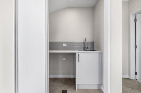 Photo of property in 30 Te Aniwaniwa Terrace, Albany, Auckland, 0632