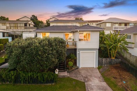 Photo of property in 1/30 Elizabeth Drive, West Harbour, Auckland, 0618