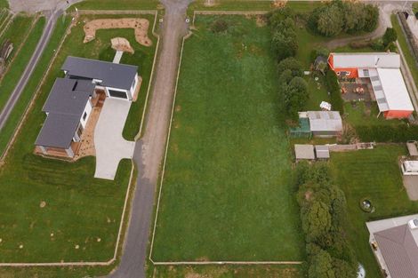 Photo of property in 121a Muhunoa Road East, Ohau, 5570