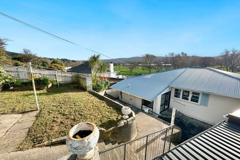 Photo of property in 216 Waddington Drive, Naenae, Lower Hutt, 5011