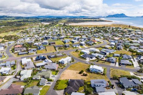 Photo of property in 20 Kihi Place, Ruakaka, 0116
