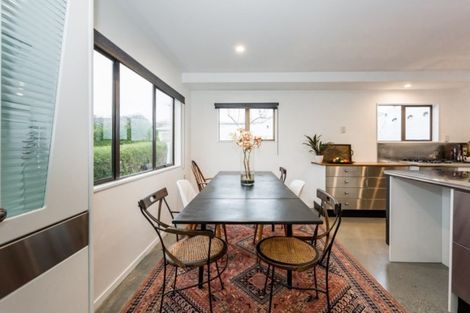 Photo of property in 24 Roslyn Road, Bluff Hill, Napier, 4110