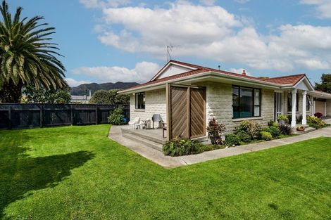 Photo of property in 19b Totara Crescent, Woburn, Lower Hutt, 5010