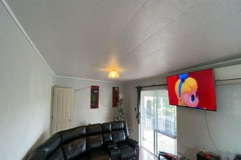 Photo of property in 14 Balwyn Place, Clendon Park, Auckland, 2103