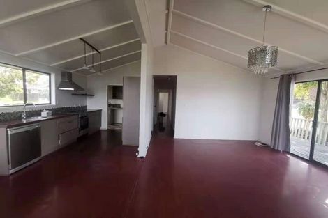 Photo of property in 13 Olena Avenue, Sunnyhills, Auckland, 2010