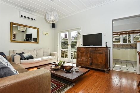 Photo of property in 9a Beatrix Street, Avondale, Auckland, 1026