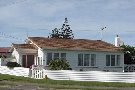 Photo of property in 14 Morgan Street, Castlecliff, Whanganui, 4501