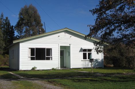 Photo of property in 18 Brodie Street, Blackball, 7804